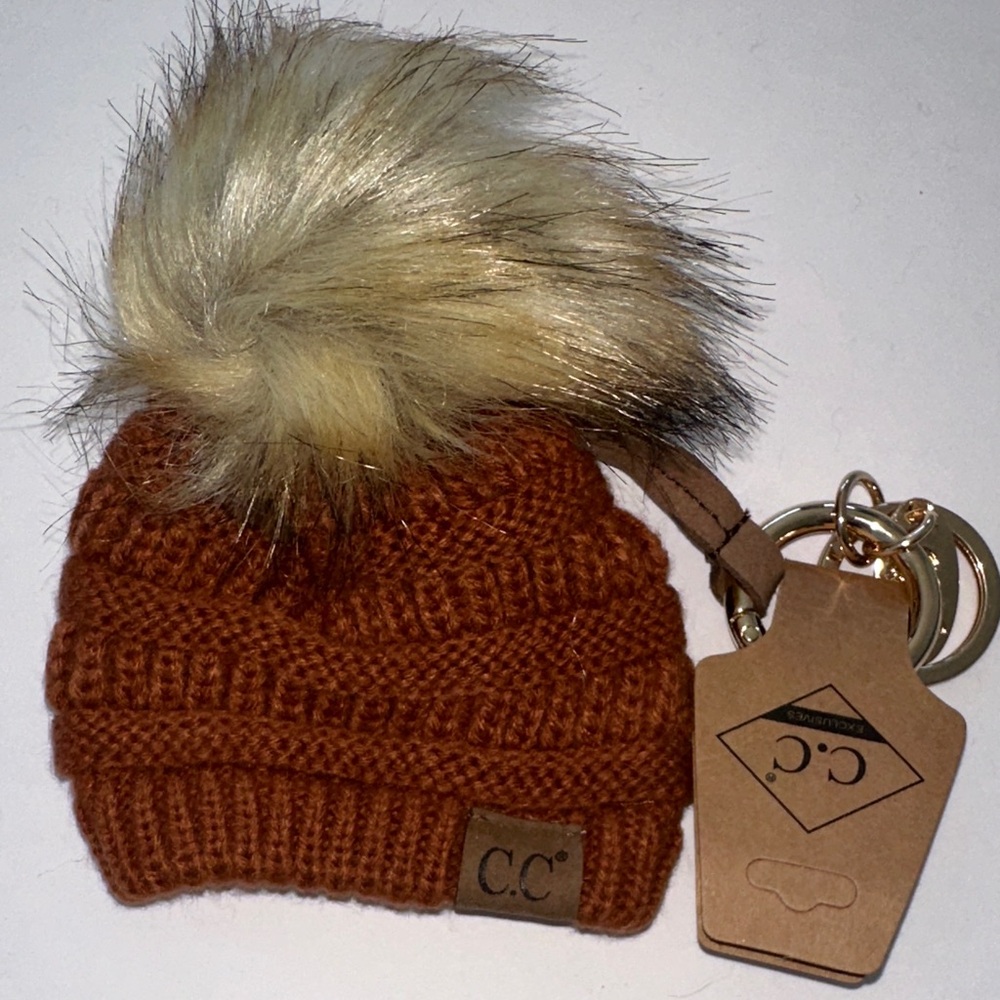 C.C Rust Knit Pom-Pom Keychain - Picture 3 of 4